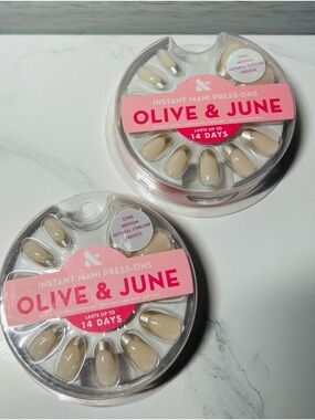 Olive & June Press-On Nails 2-Pack Oval Medium Natural Chrome French NEW